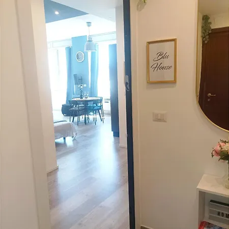 Blu House Casa Vacanza Vicino Terminal Traghetti Apartment Genoa